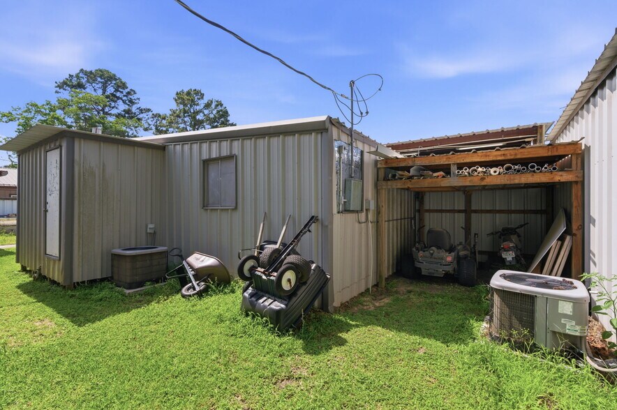 More Photos Of 3401 N Frazier St, Conroe Specialty For Sale
