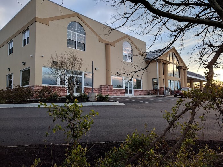 More Photos Of 9999 Brook Rd, Glen Allen Freestanding For Lease