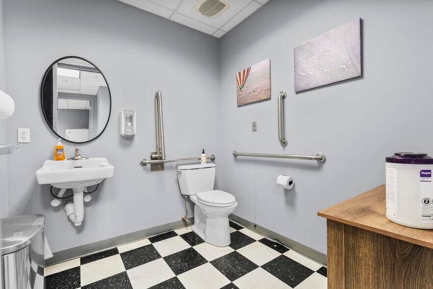 More Photos Of 745 Boston Post Rd, Darien Apartments For Sale