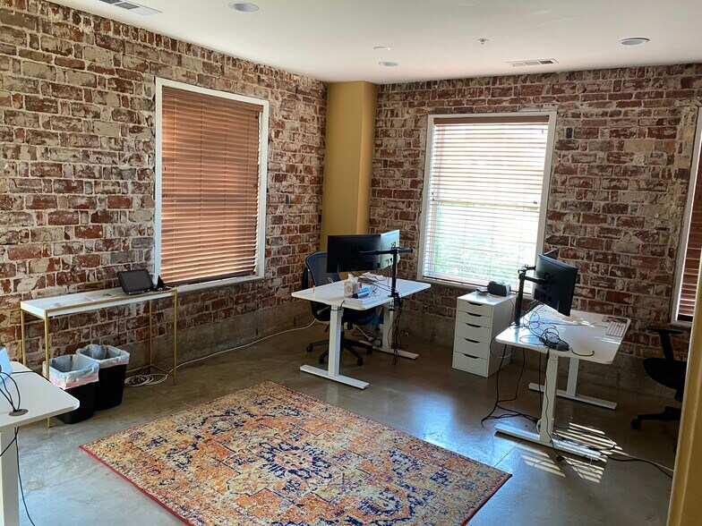 More Photos Of 2125-2139 Kern St, Fresno Loft Creative Space For Lease