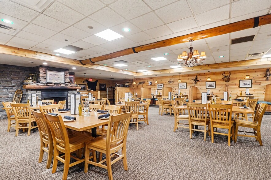More Photos Of 1222 N US 23, East Tawas Restaurant For Sale