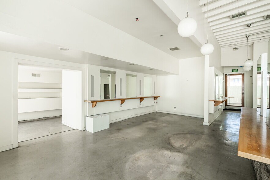 More Photos Of 723-727 N Fairfax Ave, Los Angeles General Retail For Lease