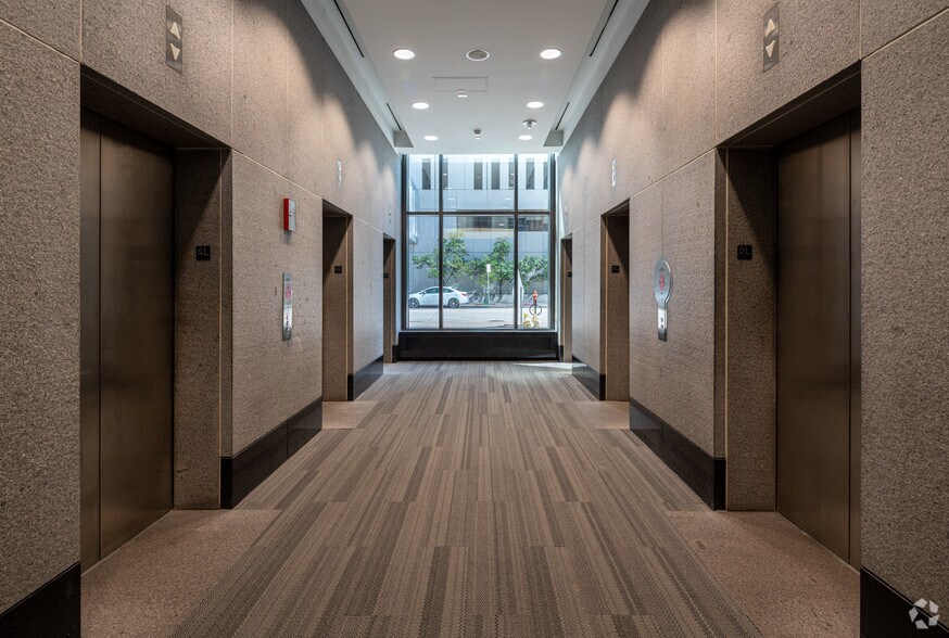 More Photos Of 250 Marquette Ave, Minneapolis Office For Lease