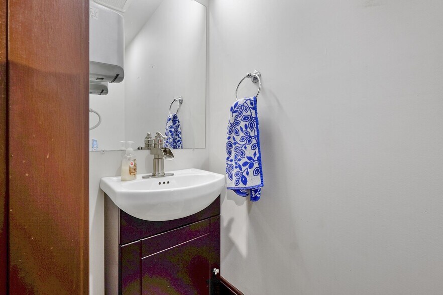 More Photos Of 1031 Carling Av, Ottawa Apartments For Sale