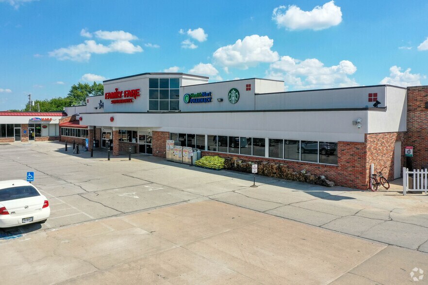 More Photos Of 200-238 S 8th St, Blair Unknown For Lease