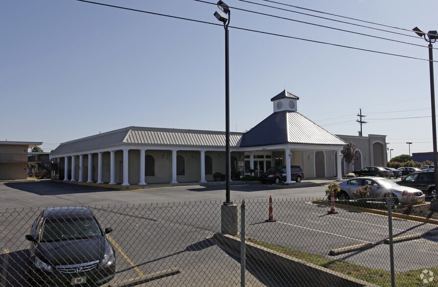 More Photos Of 5009 Pelham Rd, Greenville Hotel For Sale