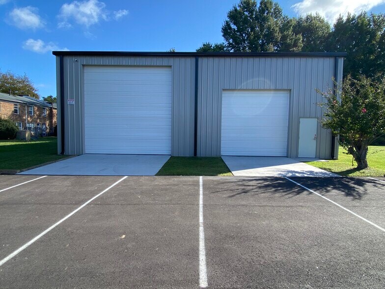 Primary Photo Of 3290 Airline Blvd, Portsmouth Research And Development For Lease