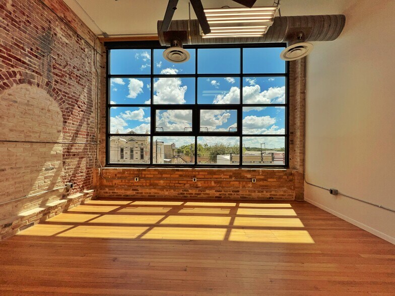 More Photos Of 201 N Main St, Taylor Storefront Retail Office For Sale