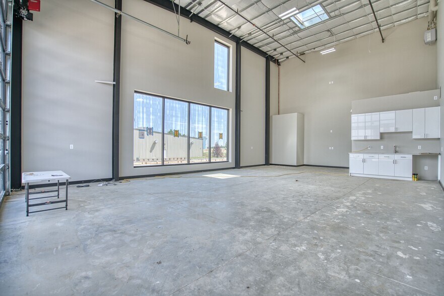 More Photos Of 168 Miller Dr, Dacono Flex For Lease