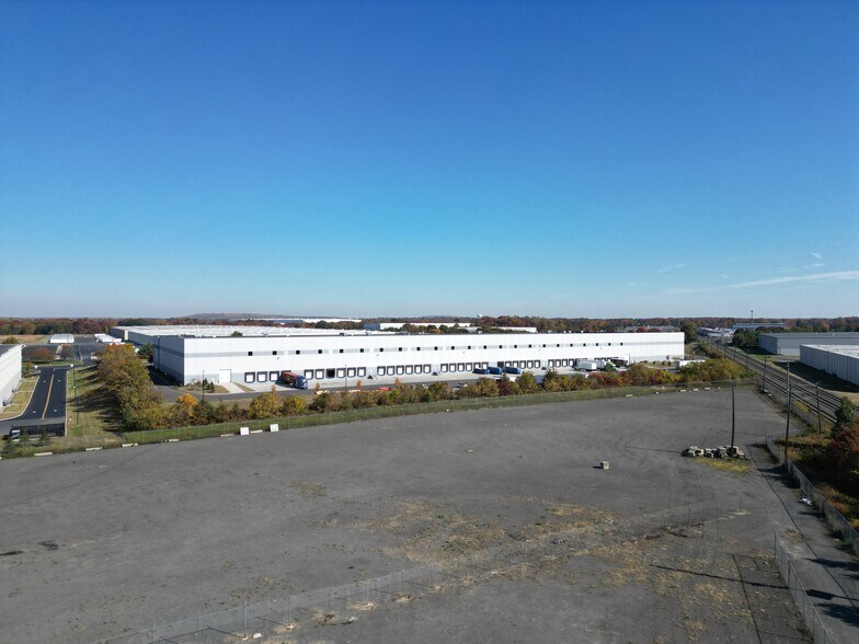 More Photos Of 511 Neck Rd, Burlington Warehouse For Lease