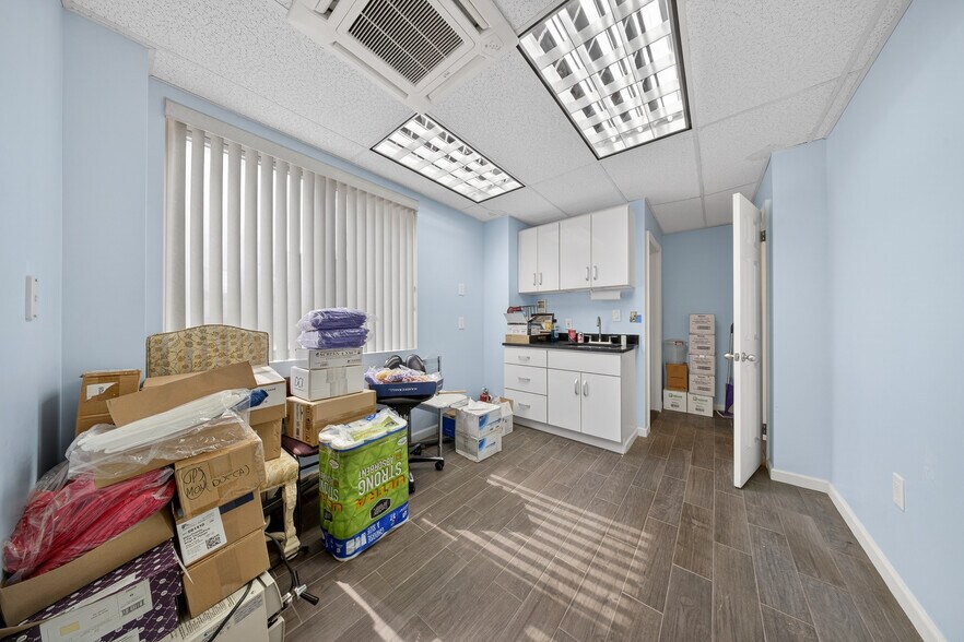 More Photos Of 13701 Northern Blvd, Flushing Storefront Retail Office For Sale