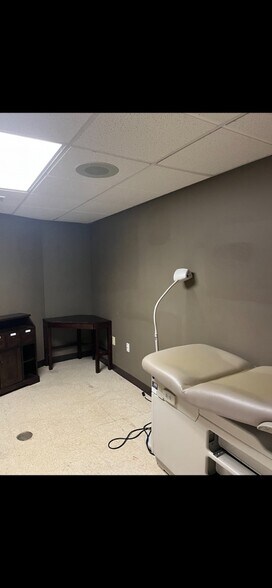 More Photos Of 412 Ewan Rd, Mullica Hill Medical For Lease