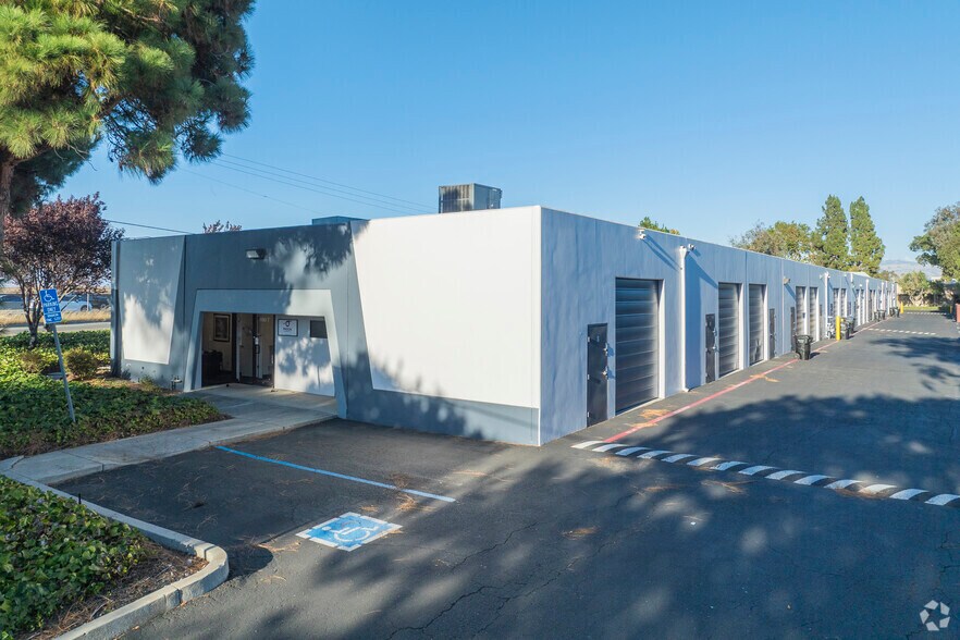 More Photos Of 1190-1206 Mountain View Alviso Rd, Sunnyvale Light Distribution For Lease