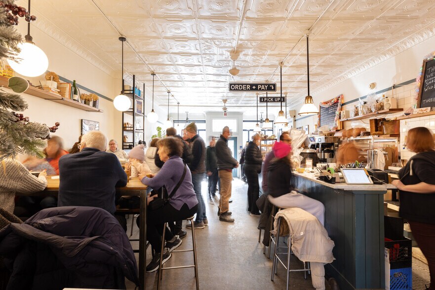 More Photos Of 43 N Front St, Kingston Restaurant For Sale