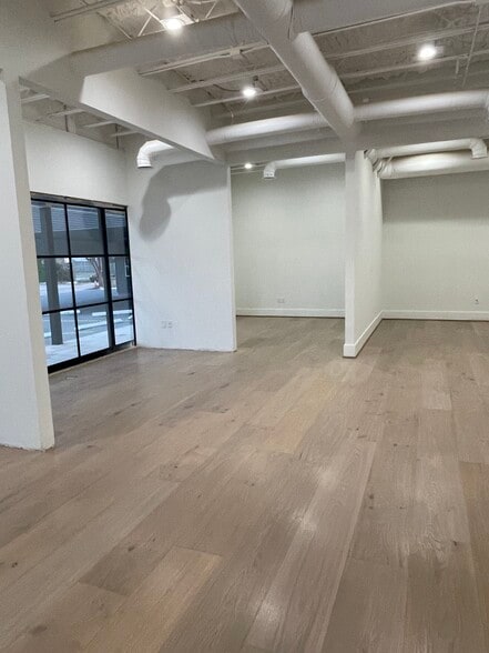 More Photos Of 3315 Mercer St, Houston Office For Sale