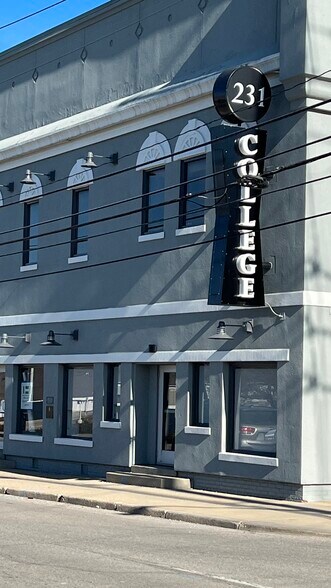 More Photos Of 231 S College Ave, Indianapolis Storefront For Lease