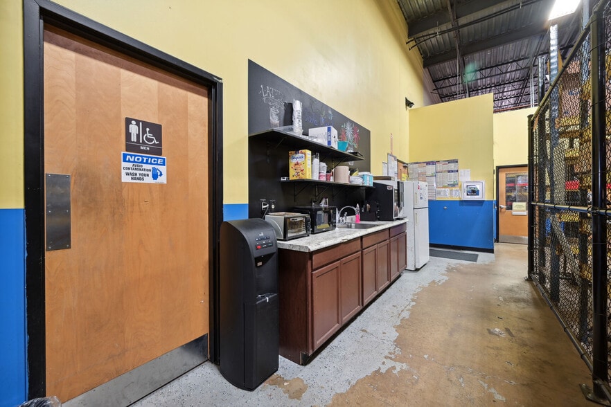 More Photos Of 11 Cotters Ln, East Brunswick Warehouse For Sale