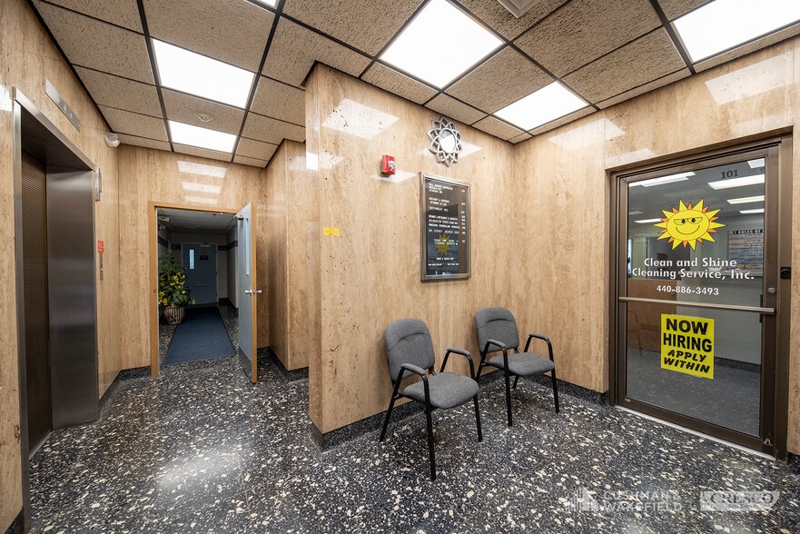 More Photos Of 5851 Pearl Rd, Parma Heights Medical For Lease