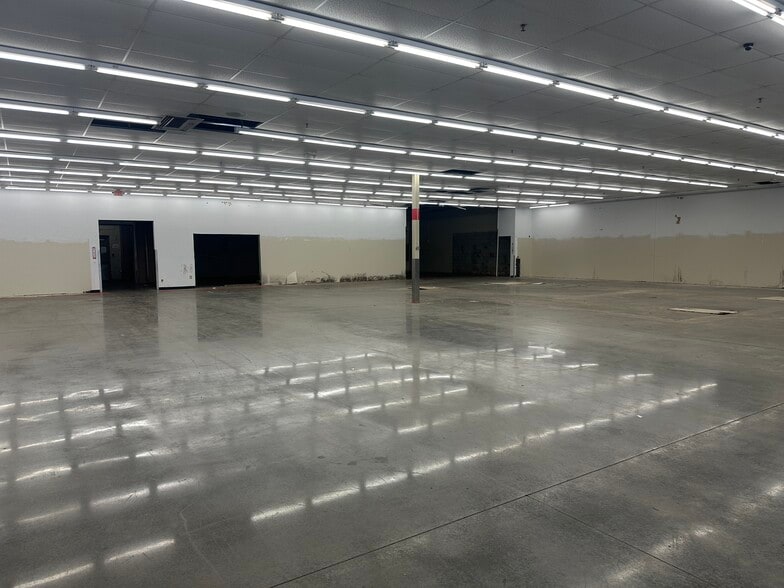 More Photos Of 550 S Church St, Spartanburg Freestanding For Lease
