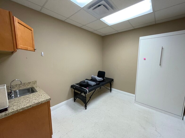 More Photos Of 757 CR 466 #100, Lady Lake Medical For Lease