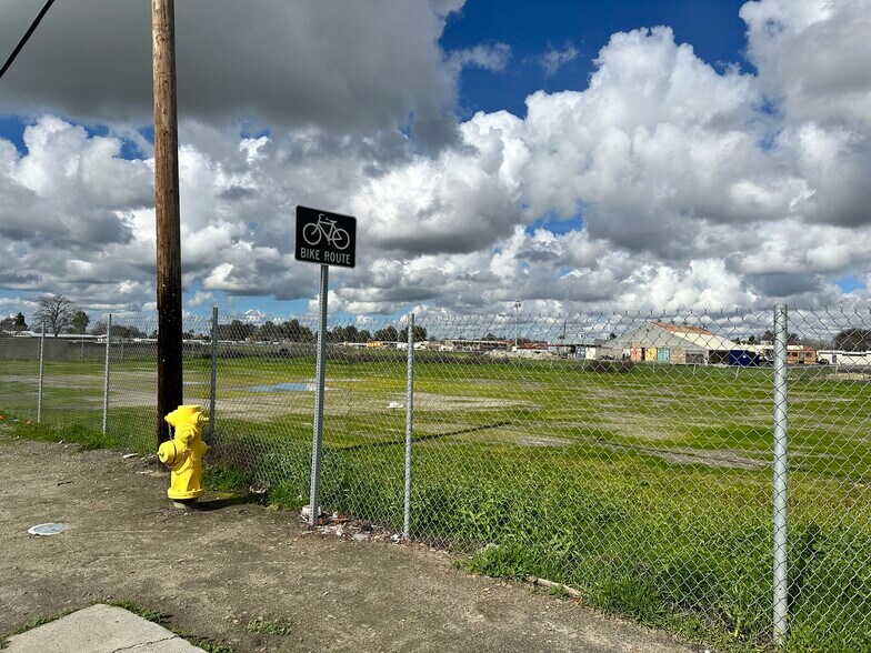 More Photos Of 2000 Sherman Ave, Corcoran Land For Sale
