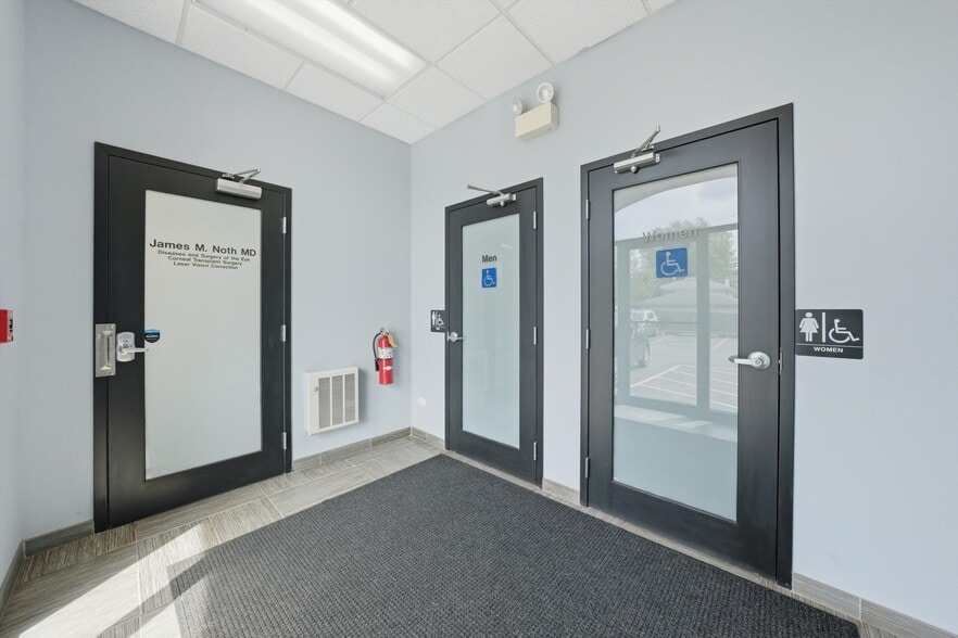 More Photos Of 828 N Cass Ave, Westmont Office For Sale