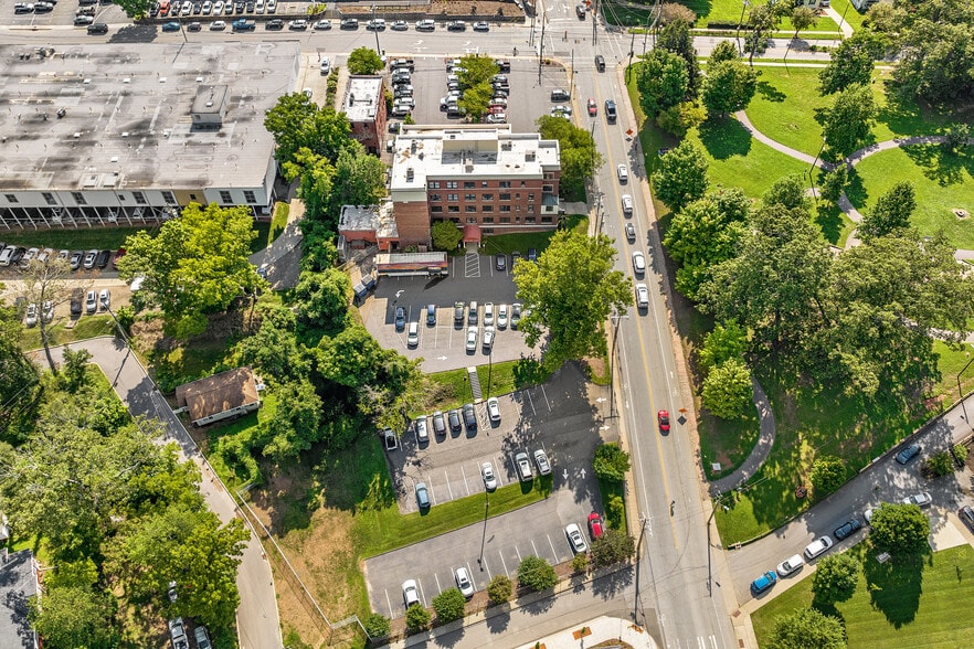 More Photos Of 53 S French Broad Ave, Asheville Medical For Lease