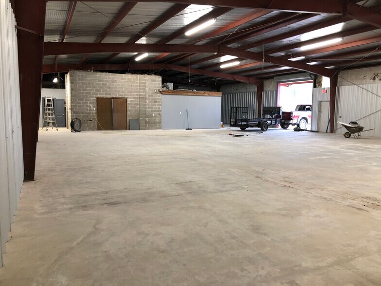 More Photos Of 2611 N Dumont Dr, Baton Rouge Warehouse For Lease