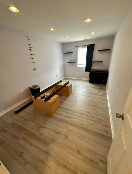 More Photos Of 22196 Three Notch Rd, Lexington Park Office For Lease