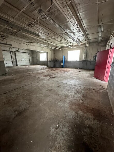 More Photos Of 436 E 14 Mile Rd, Madison Heights Auto Repair For Sale