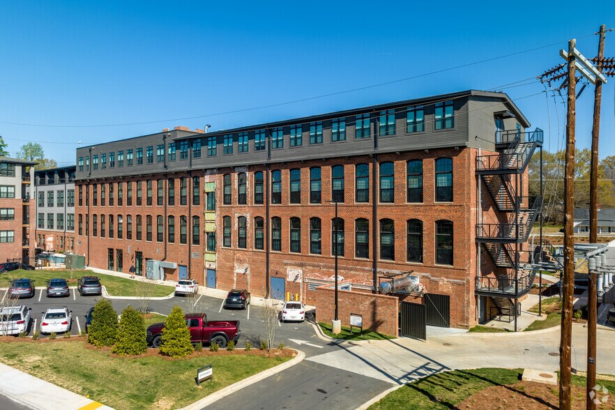 More Photos Of 96 E Catawba St, Belmont Apartments For Lease