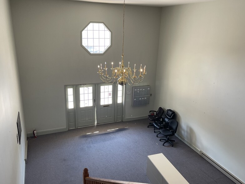 More Photos Of 11377 Robinwood Dr, Hagerstown Office For Lease