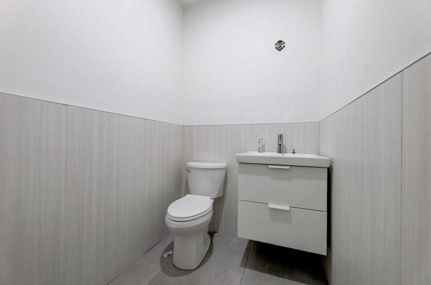 More Photos Of 174 Main Ave, Wallington Warehouse For Sale