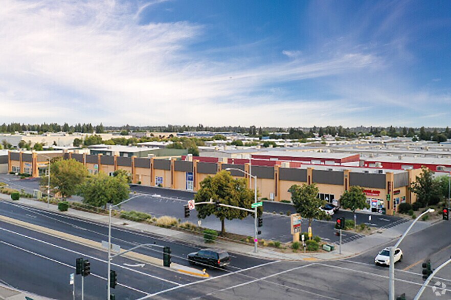 Primary Photo Of 5816 E Shields Ave, Fresno Warehouse For Lease