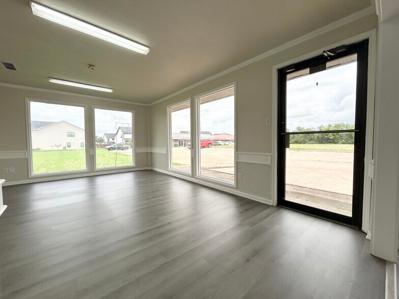 More Photos Of 440 S Hillcrest Dr, Sulphur Springs Medical For Sale