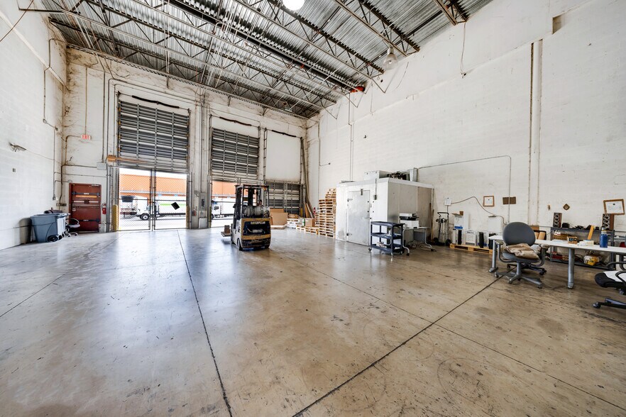 More Photos Of 3301-3389 NW 97th Ave, Miami Warehouse For Lease