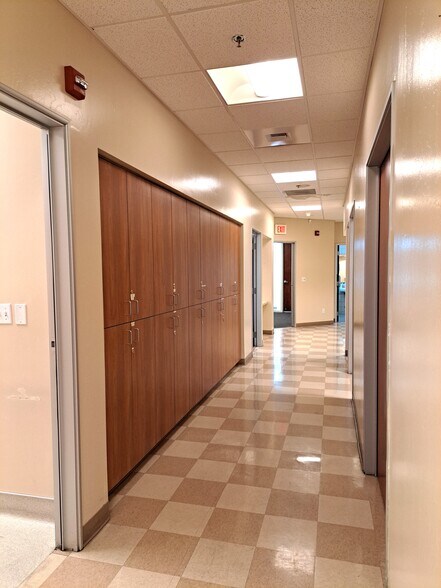 More Photos Of 9900 Stockdale Hwy, Bakersfield Medical For Sale