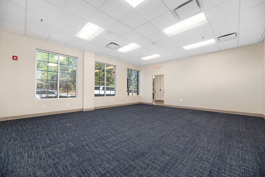 More Photos Of 19720 Jetton Rd, Cornelius Office For Lease