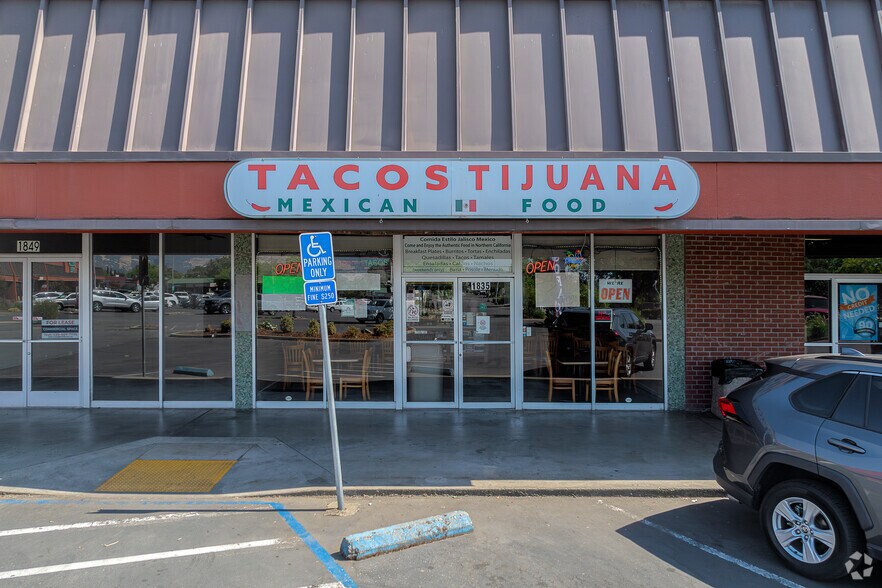 More Photos Of 1815-1985 Oro Dam Blvd E, Oroville Department Store For Sale