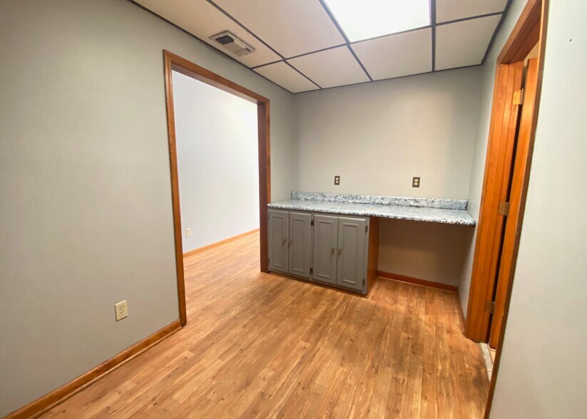 More Photos Of 3928 Dayton Blvd, Chattanooga Storefront For Sale