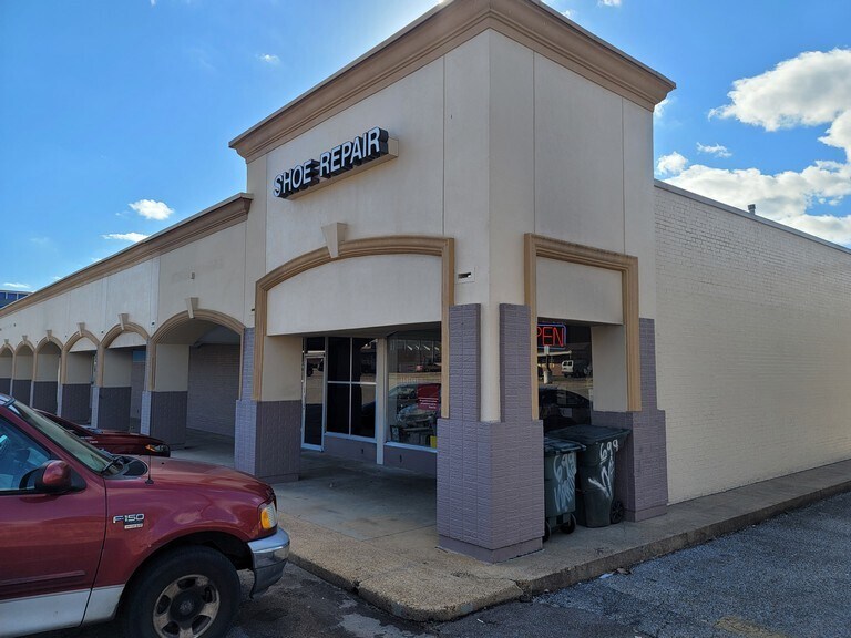 More Photos Of 4264-4320 Summer Ave, Memphis Unknown For Lease