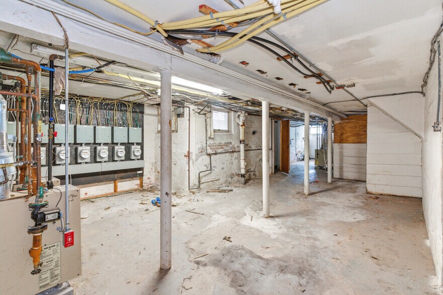 More Photos Of 369 E Kinney St, Newark Apartments For Sale
