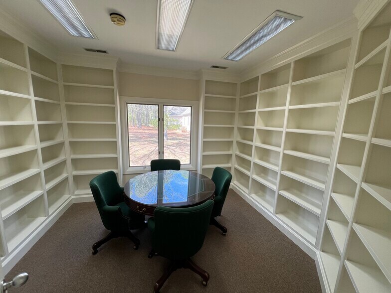 More Photos Of 23339-23345 Counsel Dr, Accomac Coworking Space