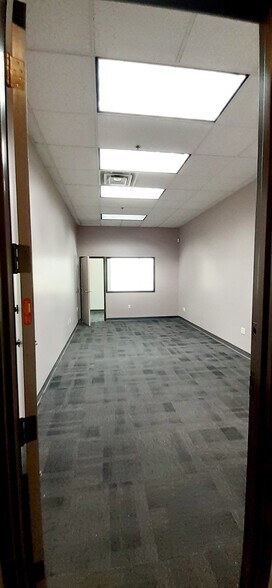 More Photos Of 17588 Rowland St, City of Industry Light Distribution For Lease