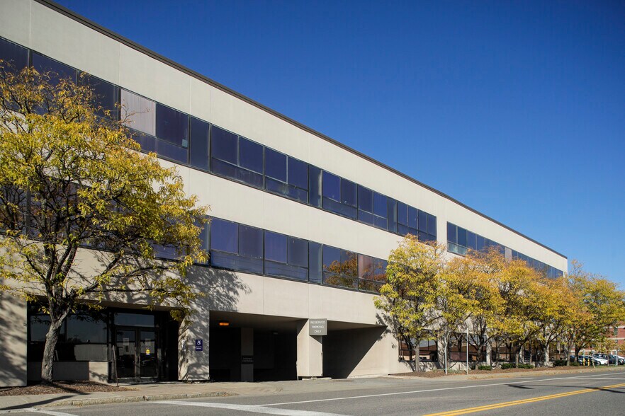 More Photos Of 620 W Erie Blvd, Syracuse Medical For Sale