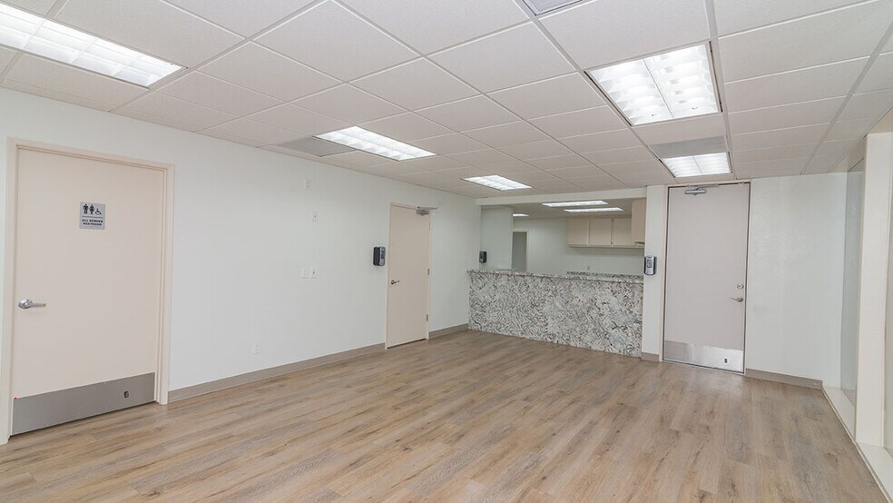 More Photos Of 3801 San Dimas St, Bakersfield Medical For Lease