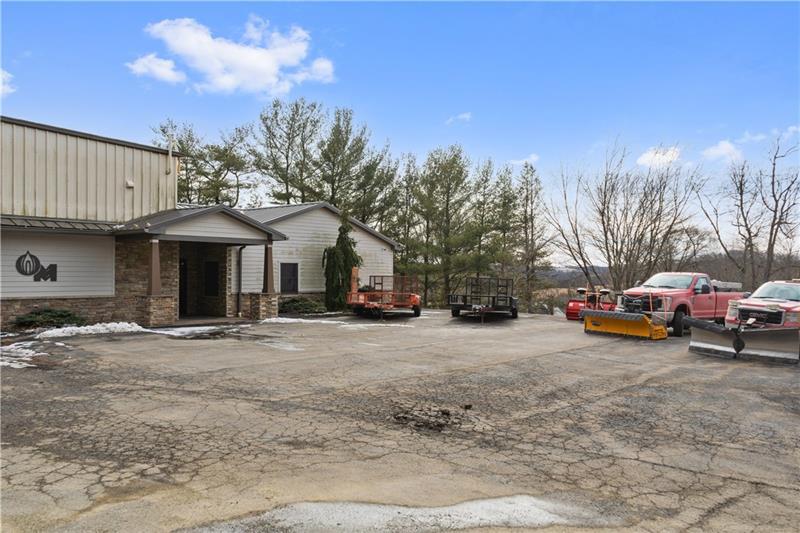 More Photos Of 114 Oil Ln, Hunker Office For Lease