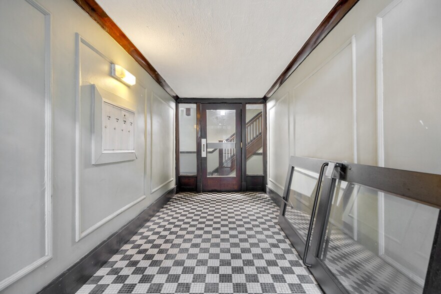 More Photos Of 5501 W Quincy St, Chicago Apartments For Sale
