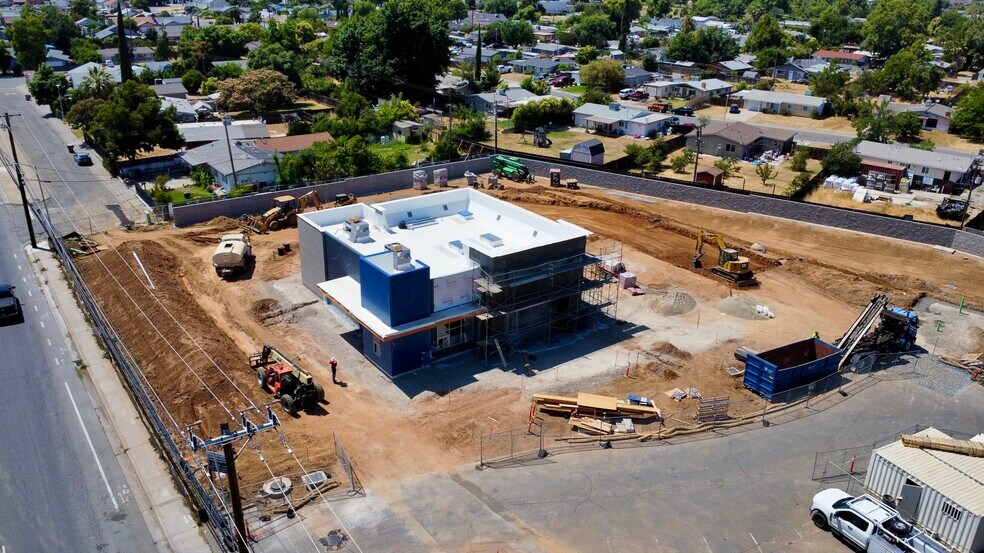 More Photos Of 7945 Elder Creek rd, Sacramento Freestanding For Lease