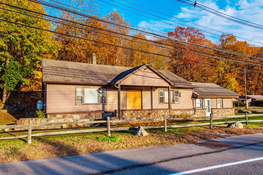 More Photos Of 148 Route 181, Lake Hopatcong Apartments For Sale